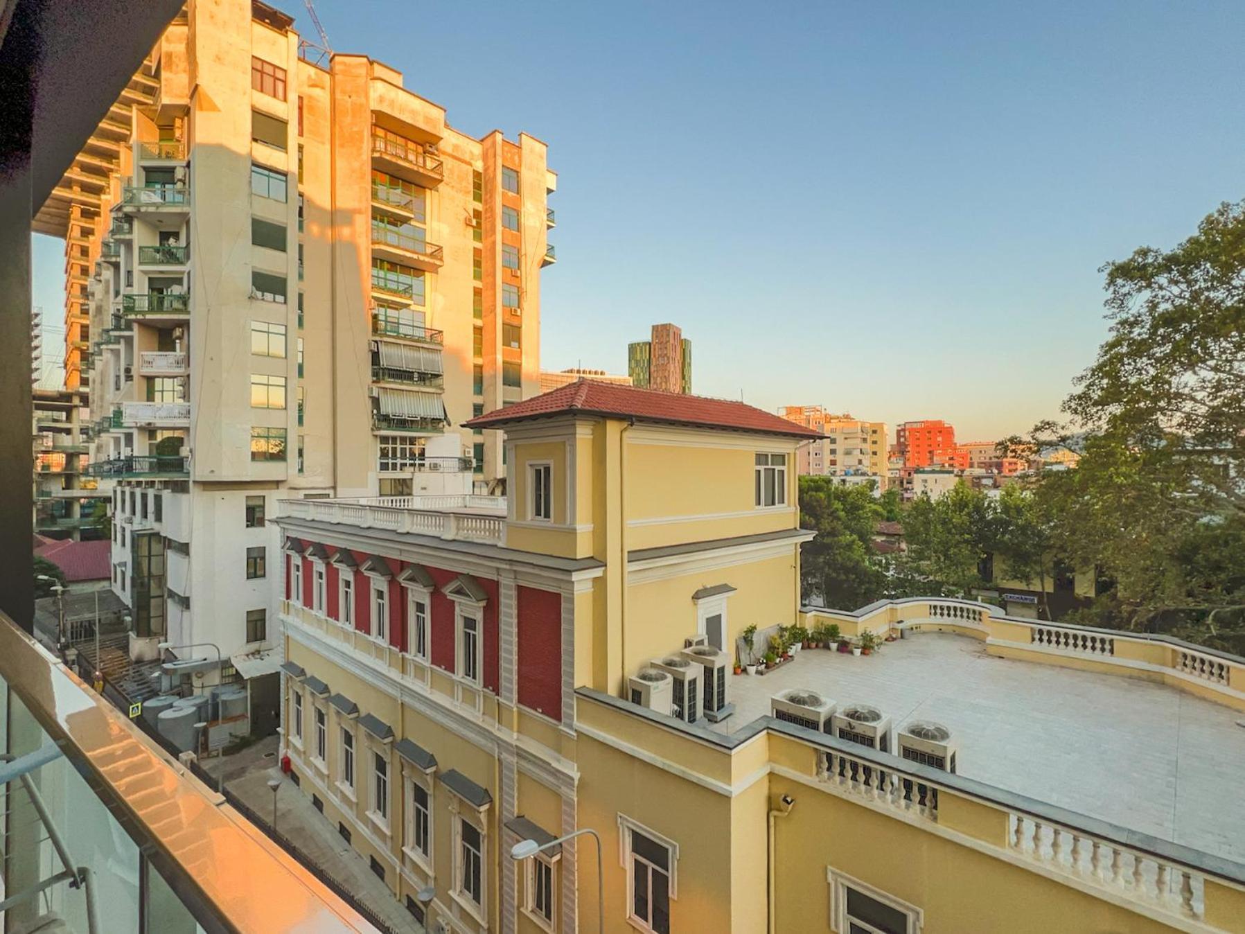 Downtown Grand Comfort Tiranë Luaran gambar