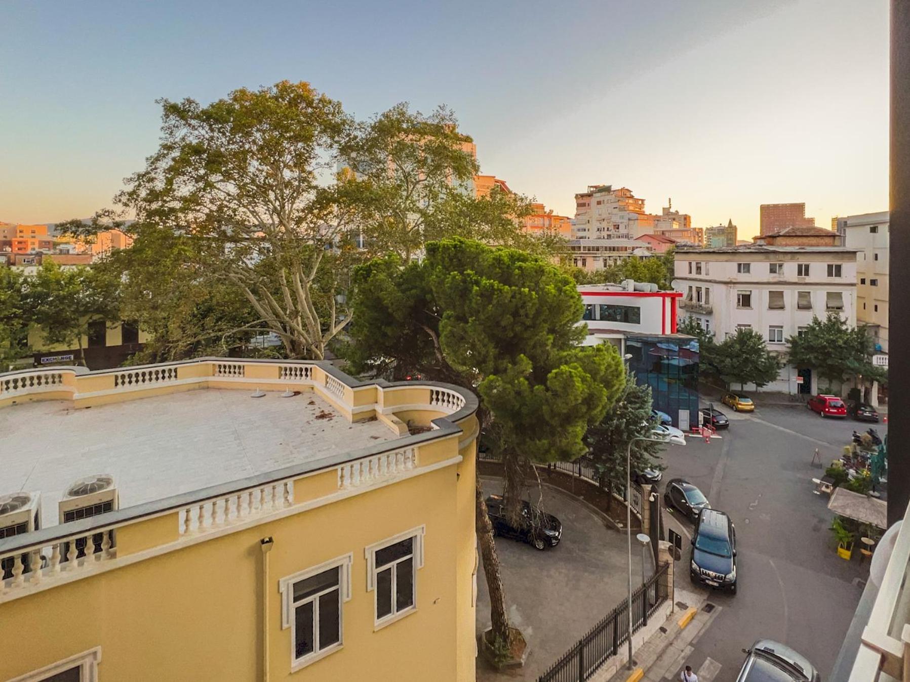 Downtown Grand Comfort Tiranë Luaran gambar
