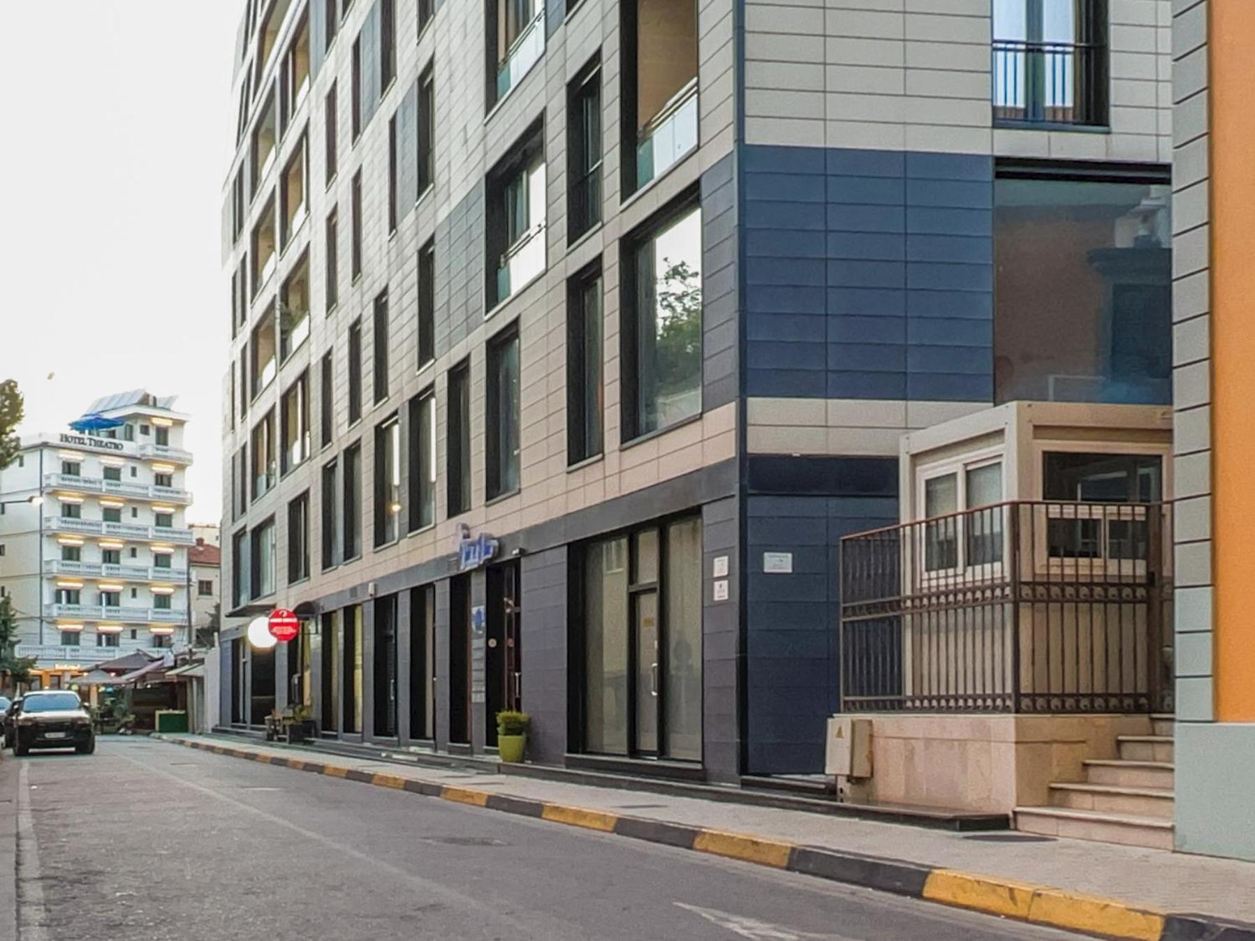 Downtown Grand Comfort Tiranë Luaran gambar