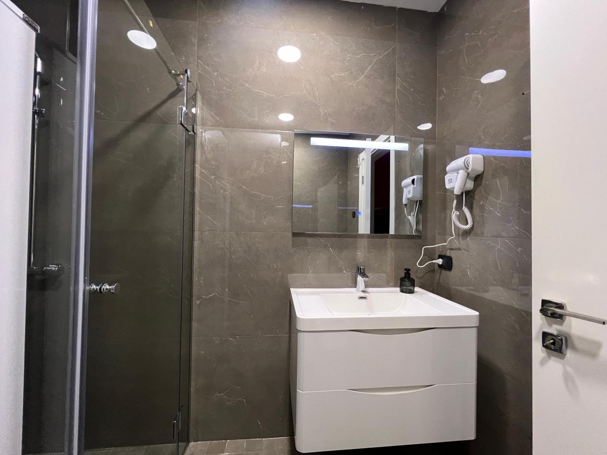 Downtown Grand Comfort Tiranë Luaran gambar